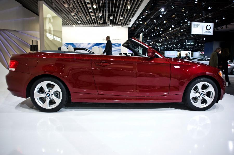  BMW 1-Series Convertible 2012 года  (фото 14 из 22)